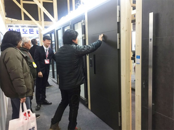 255424863175a9f2a87b8717e44bea12_1550722